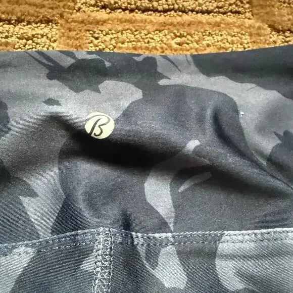 Bally - Women’s Leggings - Camo Print - Picture 8 of 8